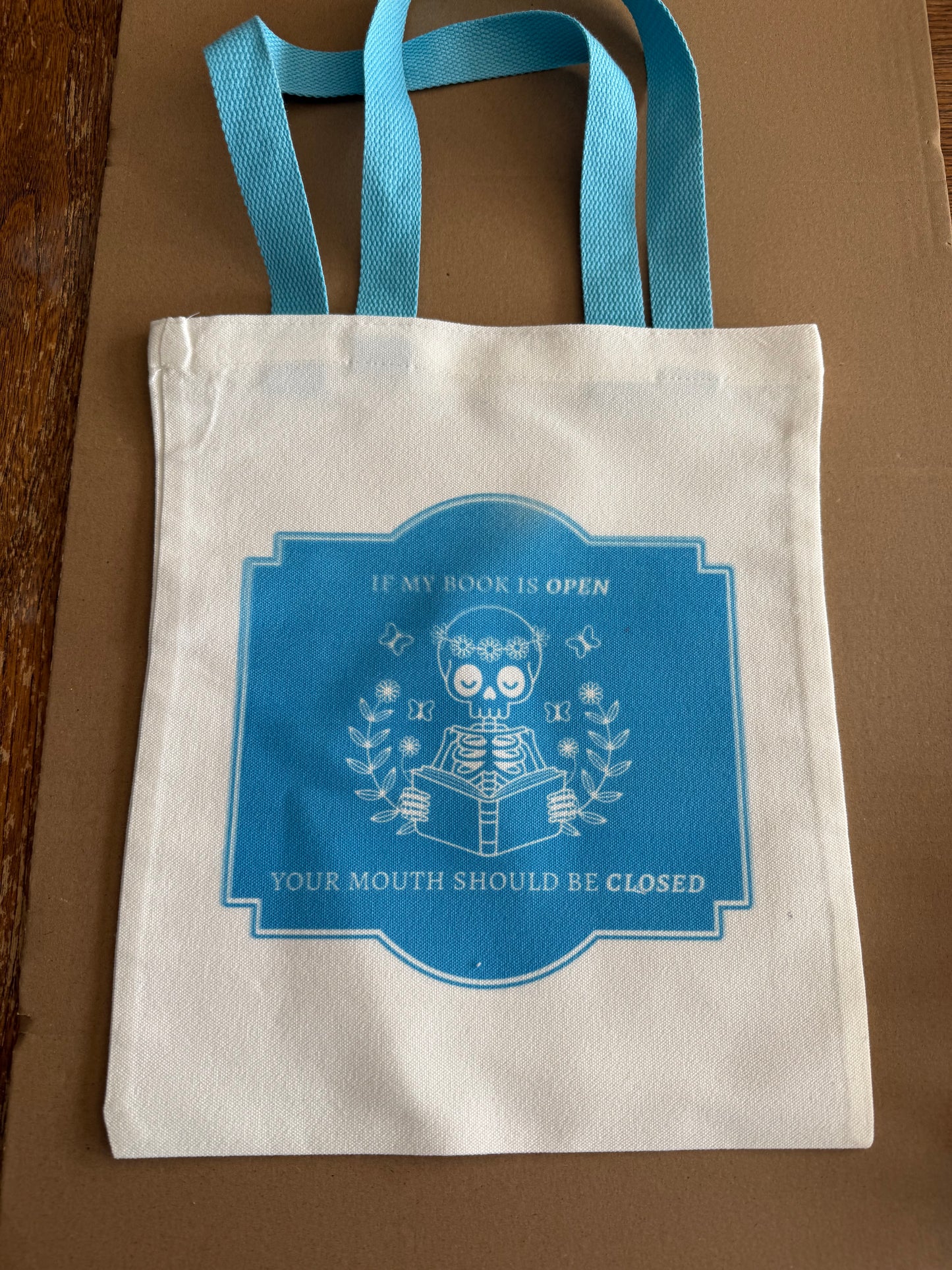 Tote bag